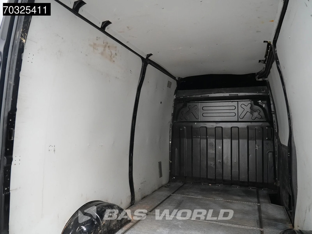 Iveco Daily 35S18 3.0L Automaat L2H2 3,5t Trekhaak ACC LED Navi Airco Camera 180PK Euro6 L2 Airco Trekhaak 11