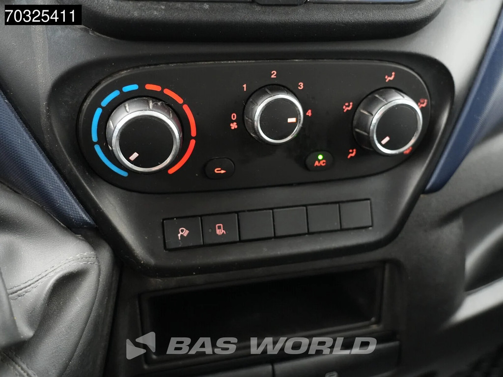 Iveco Daily 35S18 3.0L Automaat L2H2 3,5t Trekhaak ACC LED Navi Airco Camera 180PK Euro6 L2 Airco Trekhaak 19