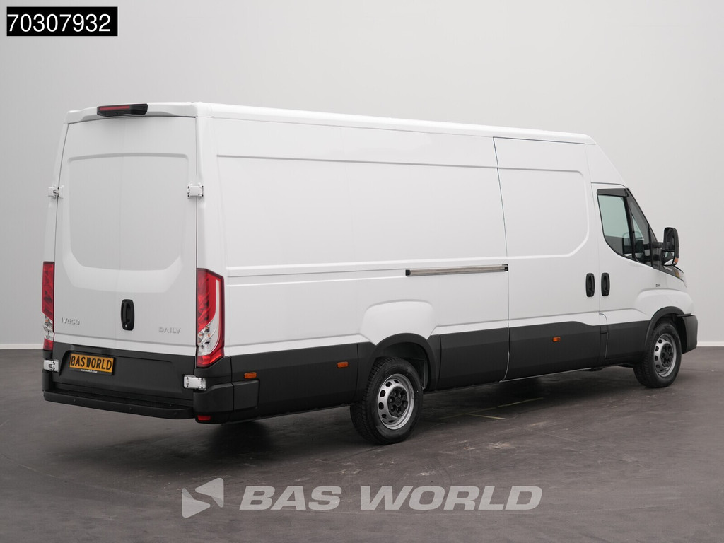 Iveco Daily 35S18 3.0L Automaat L3H2 180PK ACC Airco Cruise Camera Parkeersensoren CarPlay Stoelverwarming 3,5t Trekgewicht Euro6 L3 Airco 7