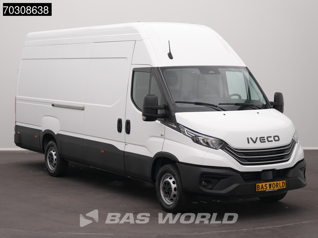 Iveco Daily 35S18 3.0L Automaat L4H3 180PK ACC LED Airco Camera CarPlay Parkeersensoren 3,5t Trekgewicht 19m3 Euro6 L4 Hoog Dak Airco Trekhaak 6