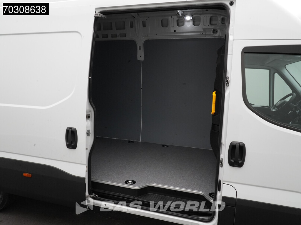 Iveco Daily 35S18 3.0L Automaat L4H3 180PK ACC LED Airco Camera CarPlay Parkeersensoren 3,5t Trekgewicht 19m3 Euro6 L4 Hoog Dak Airco Trekhaak 9