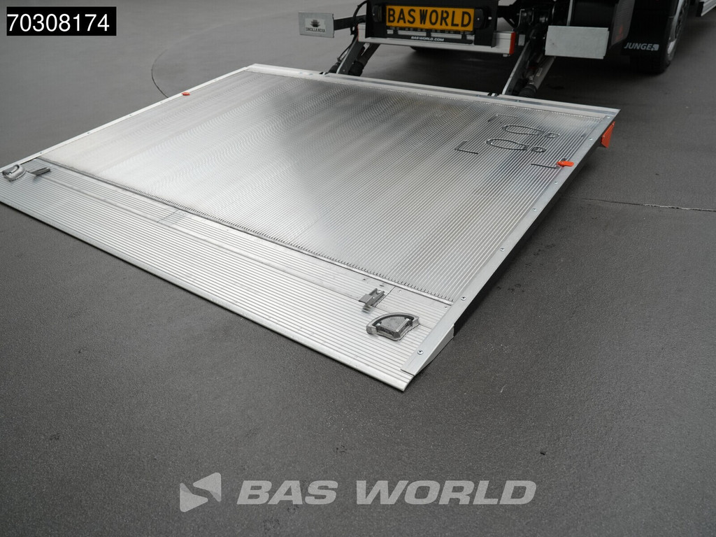 Iveco Daily 35S18 3.0L Automaat Laadklep Zijdeur Bakwagen ACC Airco CarPlay DHollandia 3,5t Trekgewicht Euro6 Meubelbak Koffer Airco 13