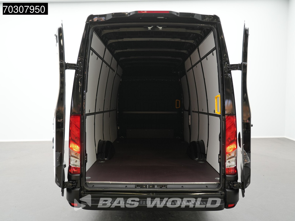 Iveco Daily 35S18 3.0L Automatic L3H2 180HP ACC Airco Cruise Camera Parking Sensors CarPlay Seatheating 3,5t Towing Capacity Euro6 L3 Airco 9