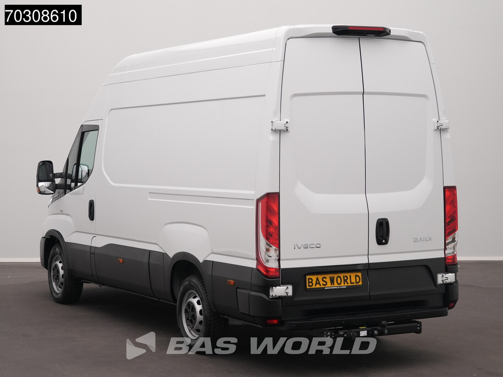 Iveco Daily 35S18 3.0L Hoog Dak Automaat L2H3 3,5t Trekhaak 180PK LED ACC Navi Airco Camera CarPlay Parkeersensoren Euro6 L2 Airco Trekhaak 7