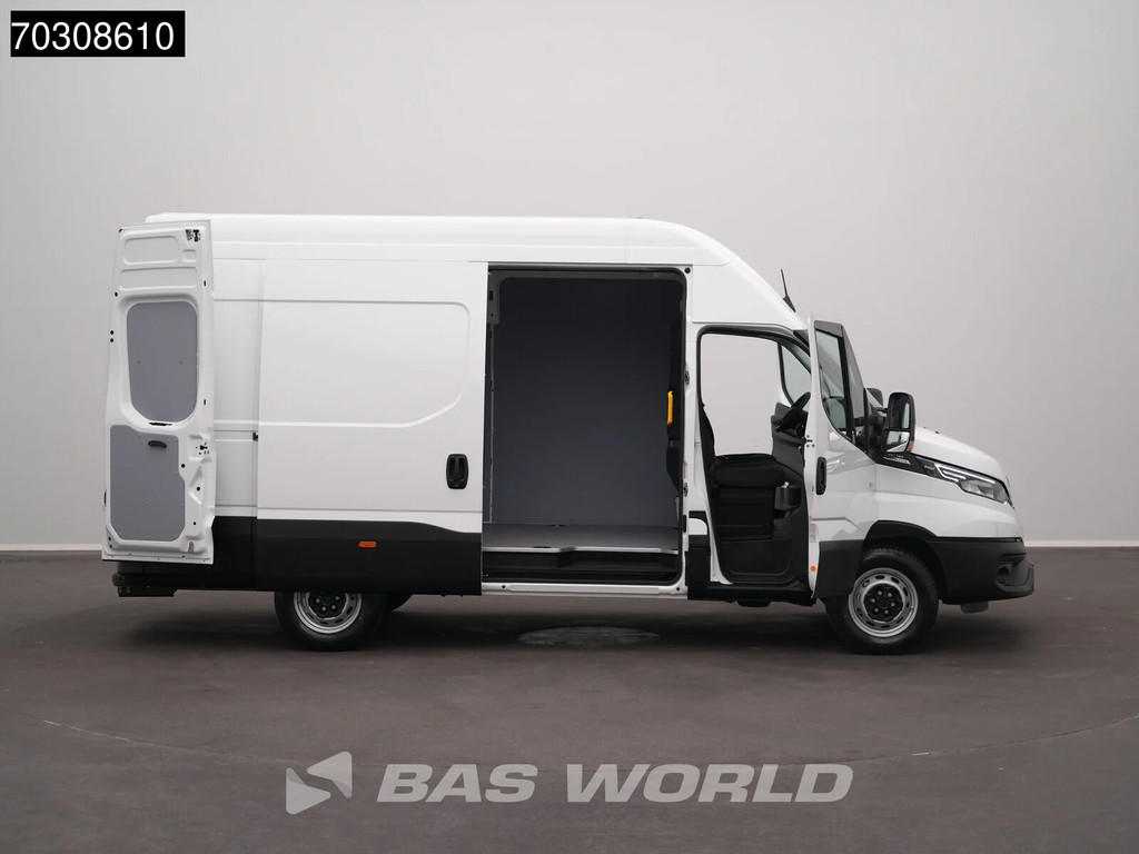 Iveco Daily 35S18 3.0L Hoog Dak Automaat L2H3 3,5t Trekhaak 180PK LED ACC Navi Airco Camera CarPlay Parkeersensoren Euro6 L2 Airco Trekhaak 8