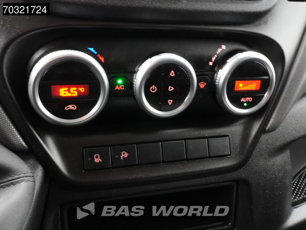 Iveco Daily 35S18 3.0L L2H2 180PK Navi Airco Cruise Camera 3,5t Trekgewicht Euro6 L2 Airco Cruise control 19