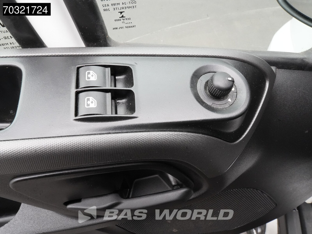 Iveco Daily 35S18 3.0L L2H2 180PK Navi Airco Cruise Camera 3,5t Trekgewicht Euro6 L2 Airco Cruise control 21