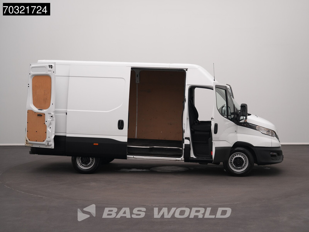 Iveco Daily 35S18 3.0L L2H2 180PK Navi Airco Cruise Camera 3,5t Trekgewicht Euro6 L2 Airco Cruise control 7