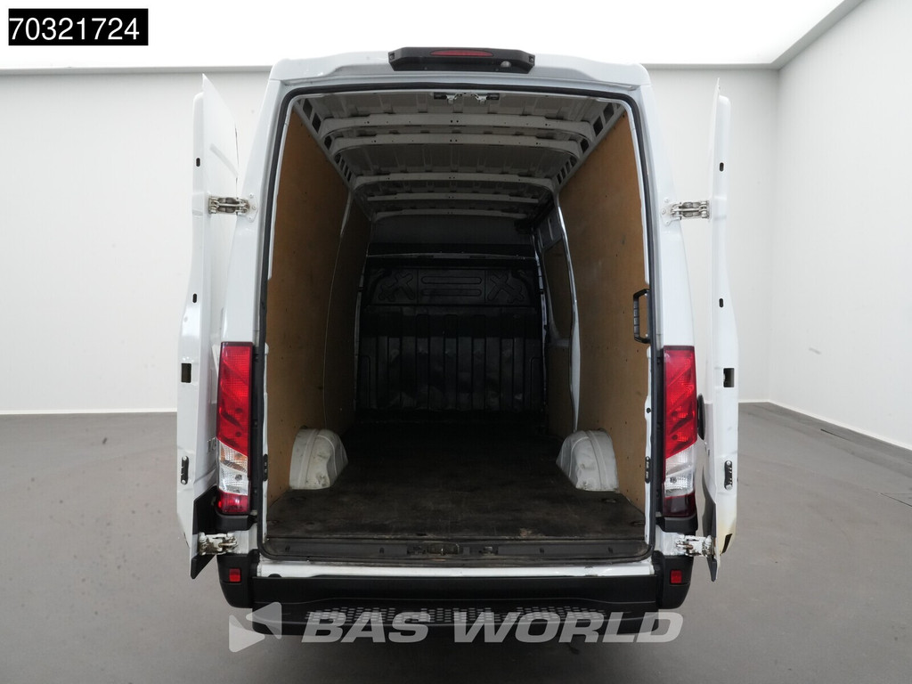 Iveco Daily 35S18 3.0L L2H2 180PK Navi Airco Cruise Camera 3,5t Trekgewicht Euro6 L2 Airco Cruise control 8