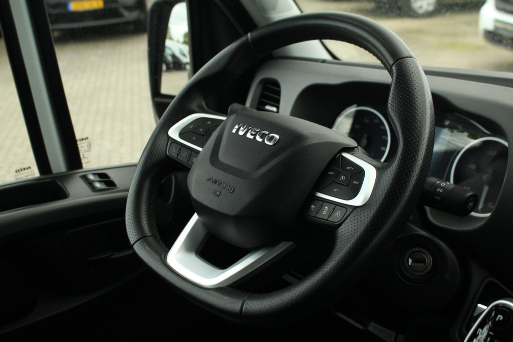 Iveco Daily 35S18A8 3.0 180pk L4H2 Automaat | Adap. Cruise | L + R Schuifdeur | 3500kg trekgew. | Gev. Stoel | Camera | Navi | Clima | Lease 537,- p/m 20