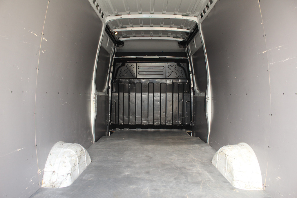 Iveco Daily 35S18A8 3.0 180pk L4H2 Automaat | Adap. Cruise | L + R Schuifdeur | 3500kg trekgew. | Gev. Stoel | Camera | Navi | Clima | Lease 537,- p/m 8