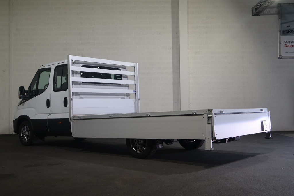 Iveco Daily 35S18 Hi-Matic Open Laadbak DC 3.5T Trekhaak (7 persoons) 12