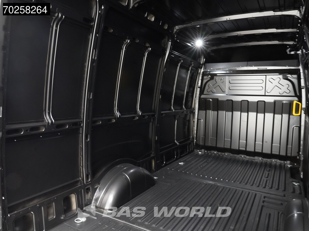 Iveco Daily 35S21 210PK 3.0L Automaat Black Ed. 2025 model L2H2 ACC LED CarPlay Velgen Camera 12m3 Airco 10