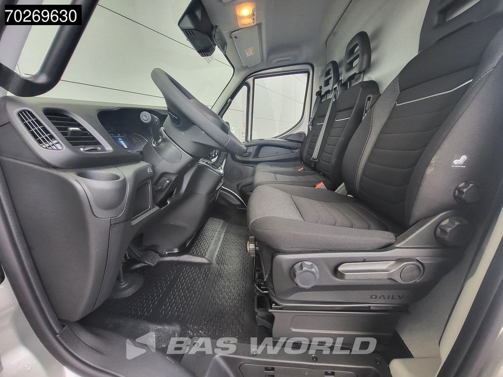 Iveco Daily 35S21 210PK 3.0L Black Edition 2025 model ACC LED Trekhaak Camera Navi 12m3 Airco Trekhaak 11