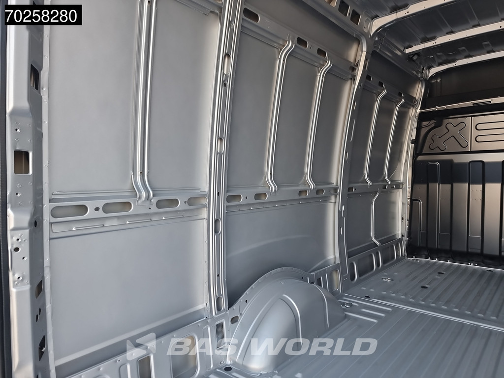 Iveco Daily 35S21 3.0L Automaat 210PK L2H2 2025-Model 3,5t Trekvermogen ACC LED CarPlay Camera Parkeersensoren Euro6 L2 12m3 Airco 8