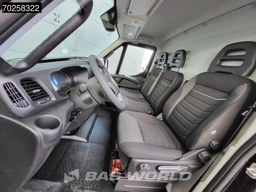 Iveco Daily 35S21 3.0L Automaat 210PK L2H2 2025-Model 3,5t Trekvermogen ACC LED CarPlay Camera Parkeersensoren Velgen Euro6 L2 12m3 Airco 13