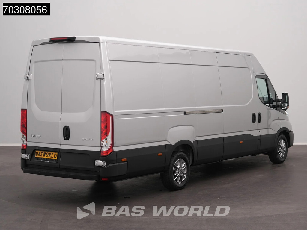 Iveco Daily 35S21 3.0L Automaat L3H2 210PK ACC LED Airco Camera Parkeersensoren CarPlay Stoelverwarming 3,5t Trekgewicht LM Velgen Euro6 L3 Airco 7