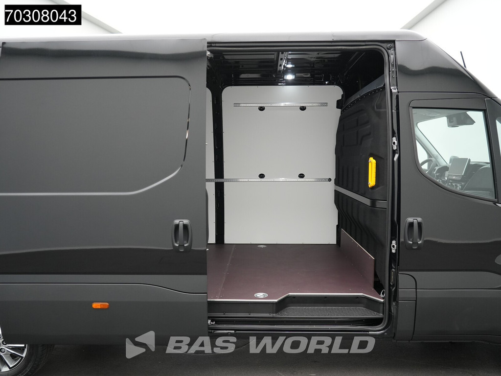 Iveco Daily 35S21 3.0L Automatic L3H2 210HP ACC LED Airco Camera Parking Sensors CarPlay Seatheating 3,5t Towing Capacity Euro6 L3 Airco 10