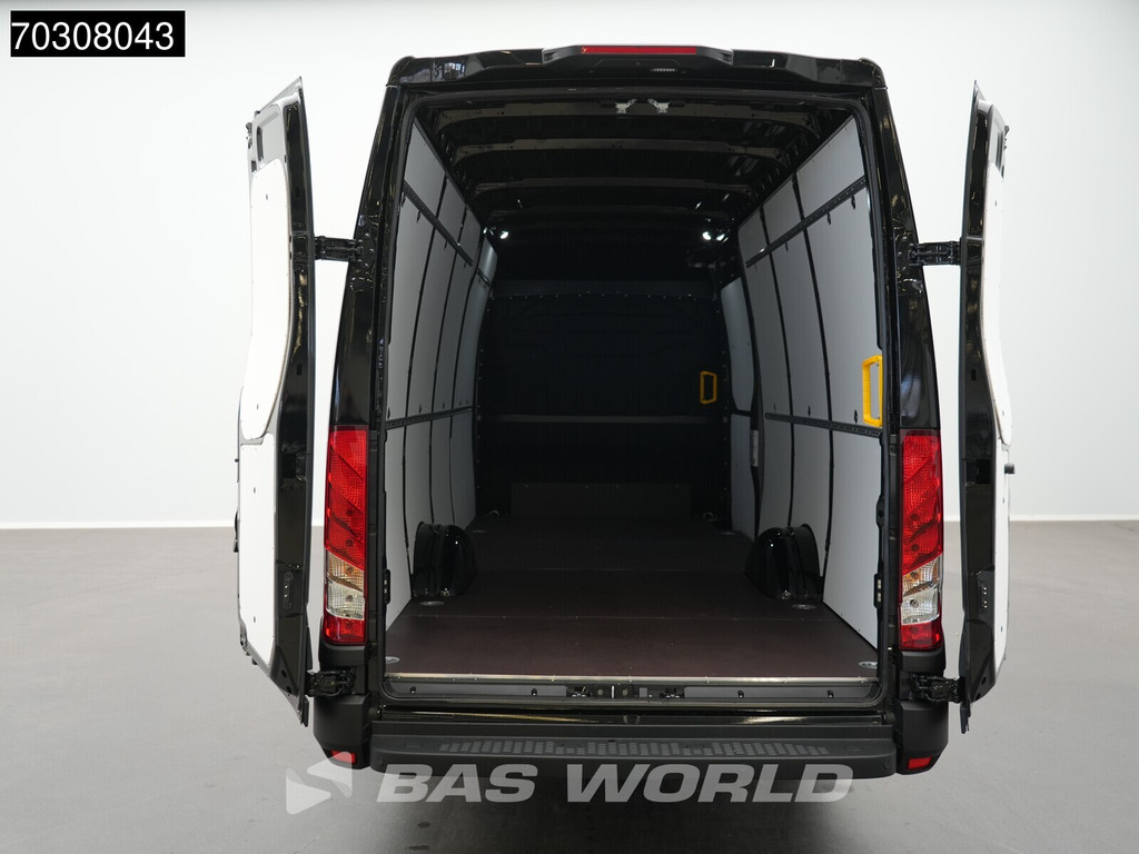 Iveco Daily 35S21 3.0L Automatic L3H2 210HP ACC LED Airco Camera Parking Sensors CarPlay Seatheating 3,5t Towing Capacity Euro6 L3 Airco 9