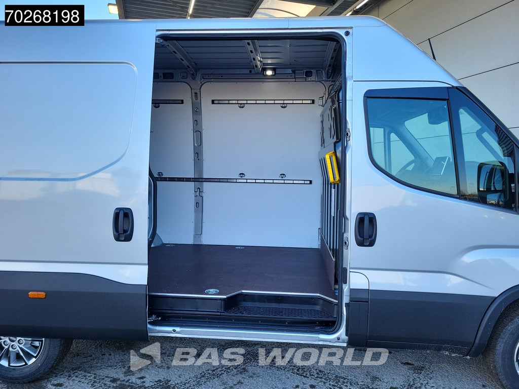 Iveco Daily 35S21 Automaat 2025 model L2H2 Trekhaak Tacho ACC LED CarPlay Velgen Camera 12m3 Airco Trekhaak 7