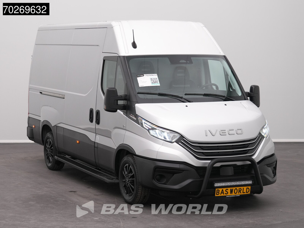 Iveco Daily 35S21 BPM VRIJ! 210PK 3.0L Automaat 2025 Black Edition model L2H2 ACC LED Tacho CarPlay Velgen Camera 12m3 Airco Trekhaak 11