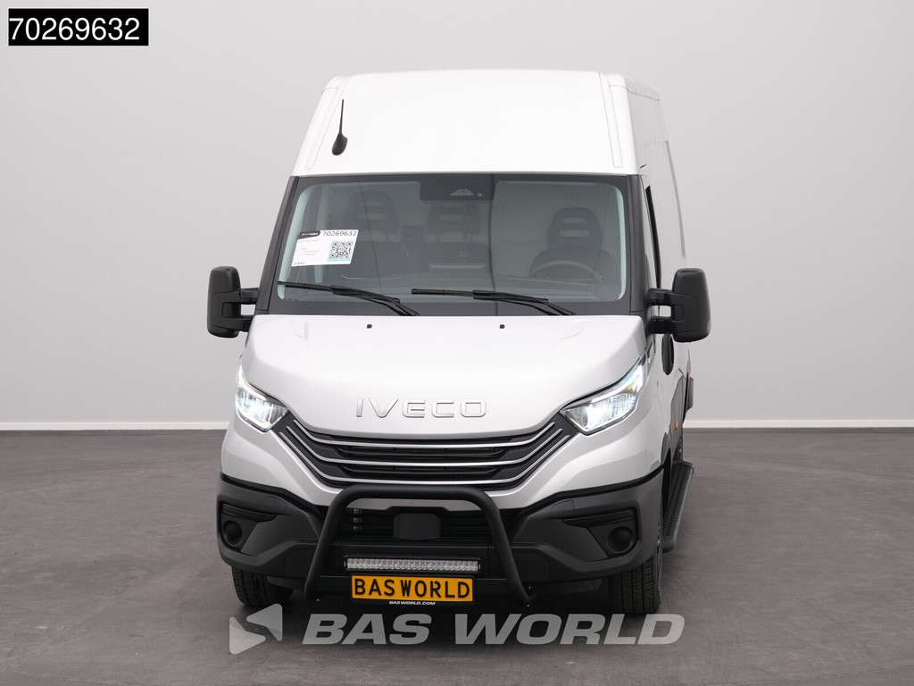 Iveco Daily 35S21 BPM VRIJ! 210PK 3.0L Automaat 2025 Black Edition model L2H2 ACC LED Tacho CarPlay Velgen Camera 12m3 Airco Trekhaak 12