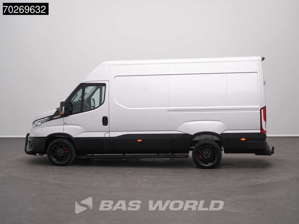Iveco Daily 35S21 BPM VRIJ! 210PK 3.0L Automaat 2025 Black Edition model L2H2 ACC LED Tacho CarPlay Velgen Camera 12m3 Airco Trekhaak 14