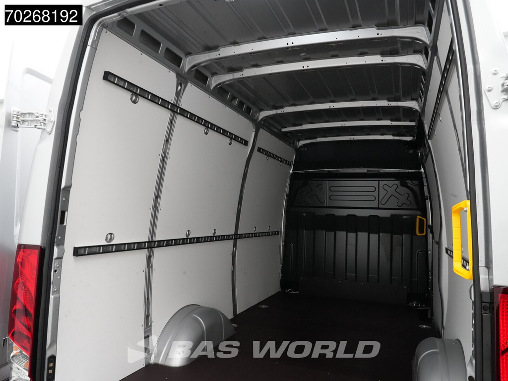 Iveco Daily 35S21 BPM VRIJ! 3.0L Automaat 210PK 3,5t Trekhaak ACC LED Camera Parkeersensoren Tacho Euro6 L2 12m3 Airco Trekhaak 12