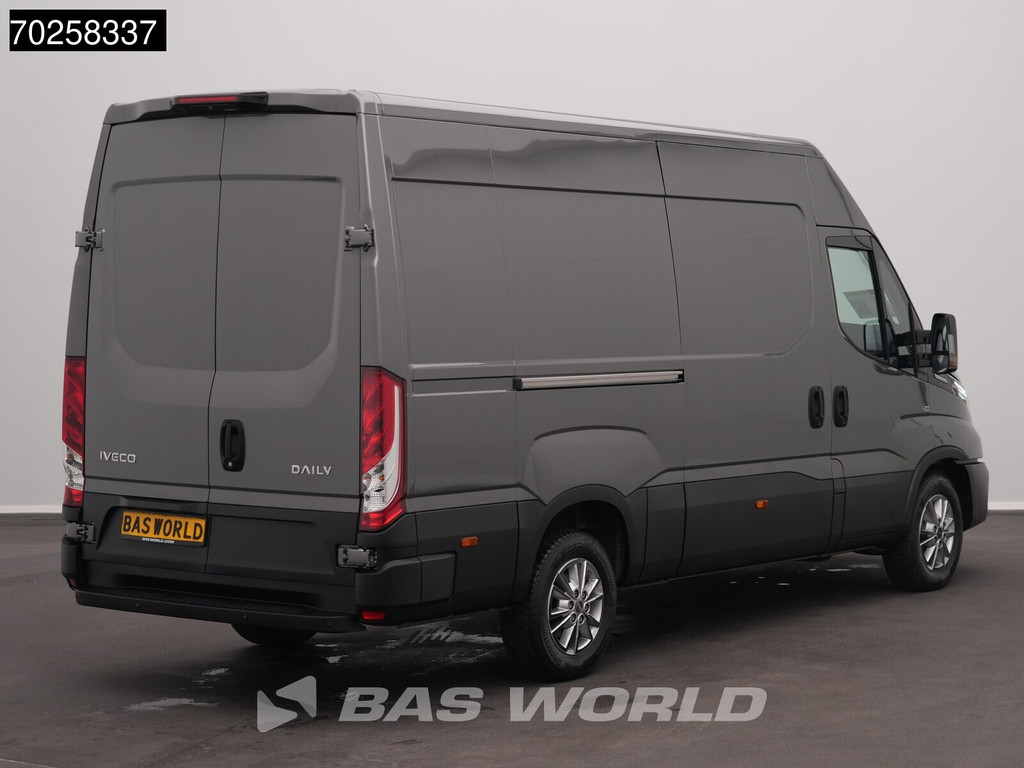 Iveco Daily 35S21 BPM VRIJ! 3.0L Automaat 210PK L2H2 2025-Model 3,5t Trekvermogen ACC LED CarPlay Camera Parkeersensoren Velgen Euro6 L2 12m3 Airco 2