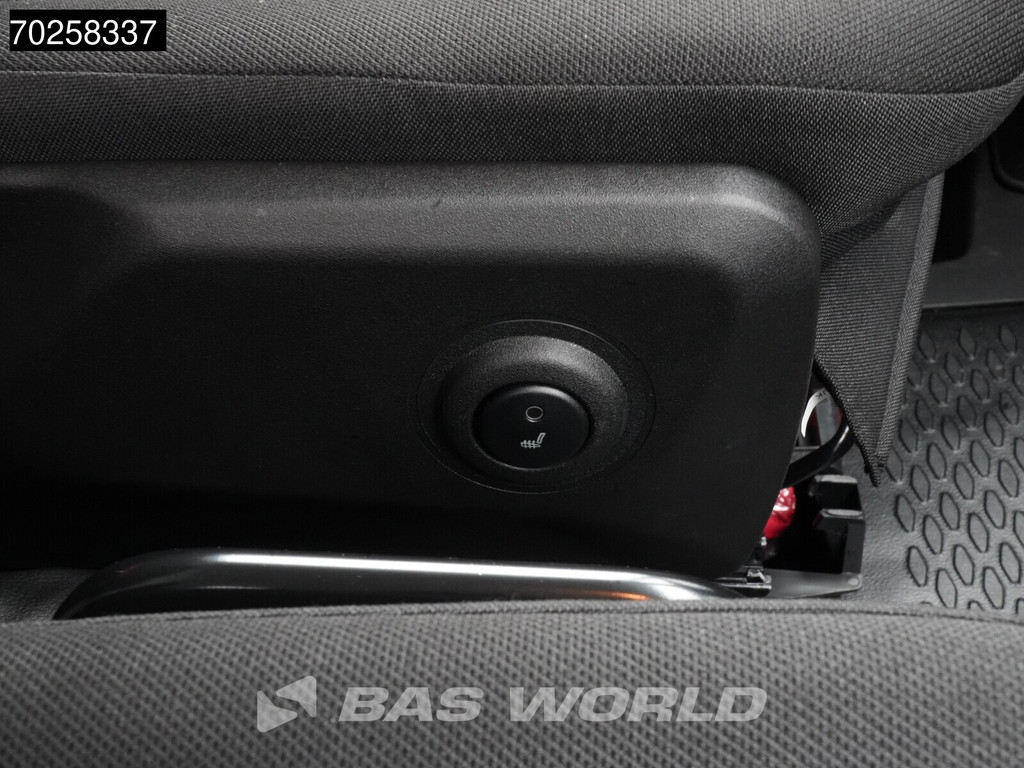 Iveco Daily 35S21 BPM VRIJ! 3.0L Automaat 210PK L2H2 2025-Model 3,5t Trekvermogen ACC LED CarPlay Camera Parkeersensoren Velgen Euro6 L2 12m3 Airco 21