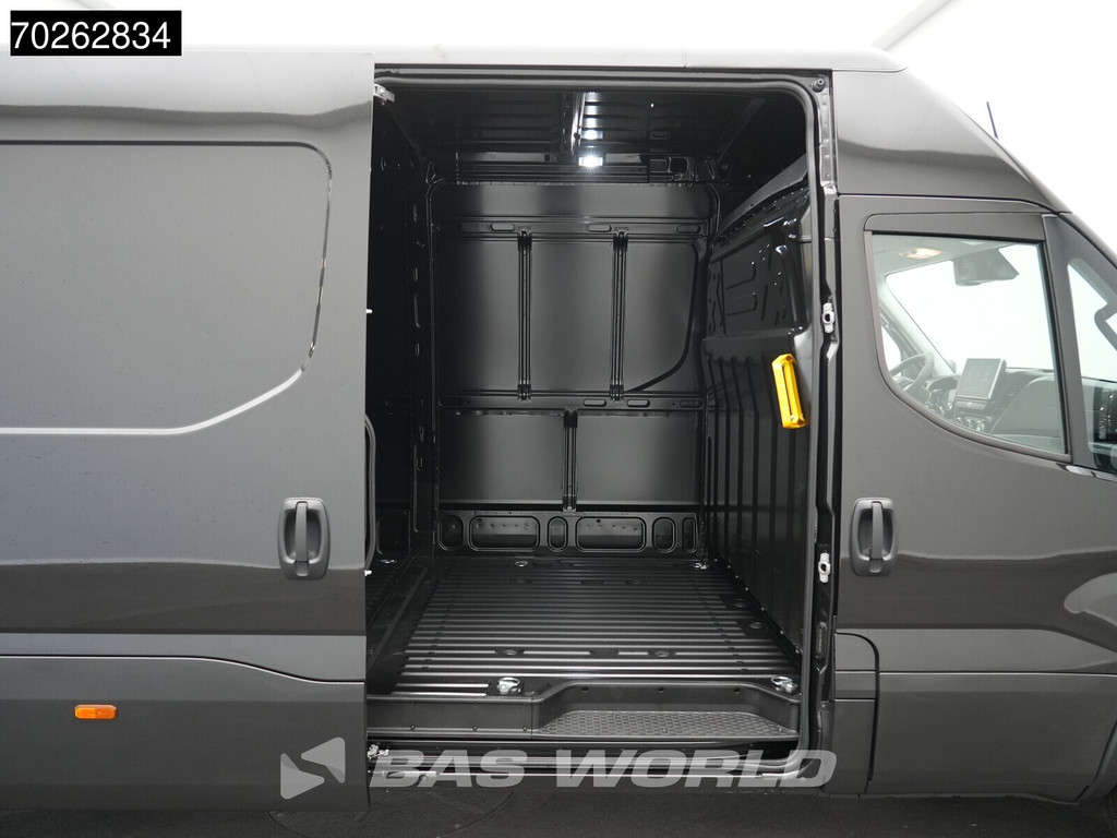 Iveco Daily 35S21 BPM VRIJ! 3.0L Automaat 210PK L3H2 2025-Model 3,5t Trekvermogen ACC LED CarPlay Camera Parkeersensoren Velgen 16m3 Euro6 L4H2 16m3 Airco 10