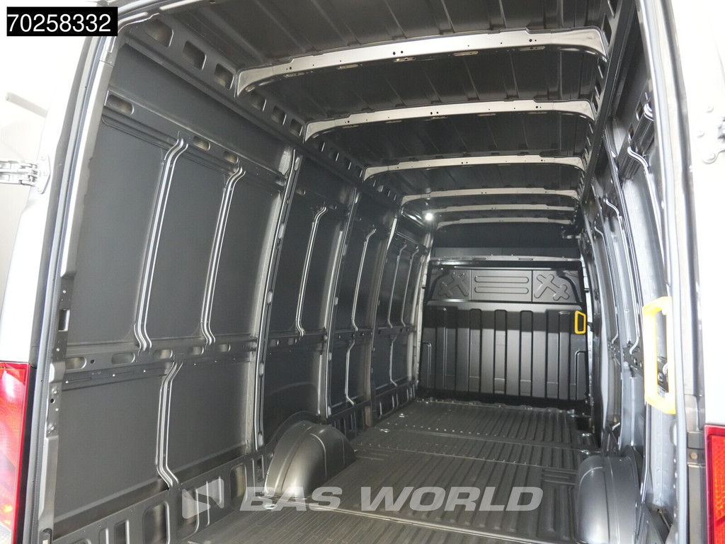 Iveco Daily 35S21 BPM VRIJ! 3.0L Automaat 210PK L3H2 2025-Model 3,5t Trekvermogen ACC LED CarPlay Camera Parkeersensoren Velgen 16m3 Euro6 L4H2 16m3 Airco 11
