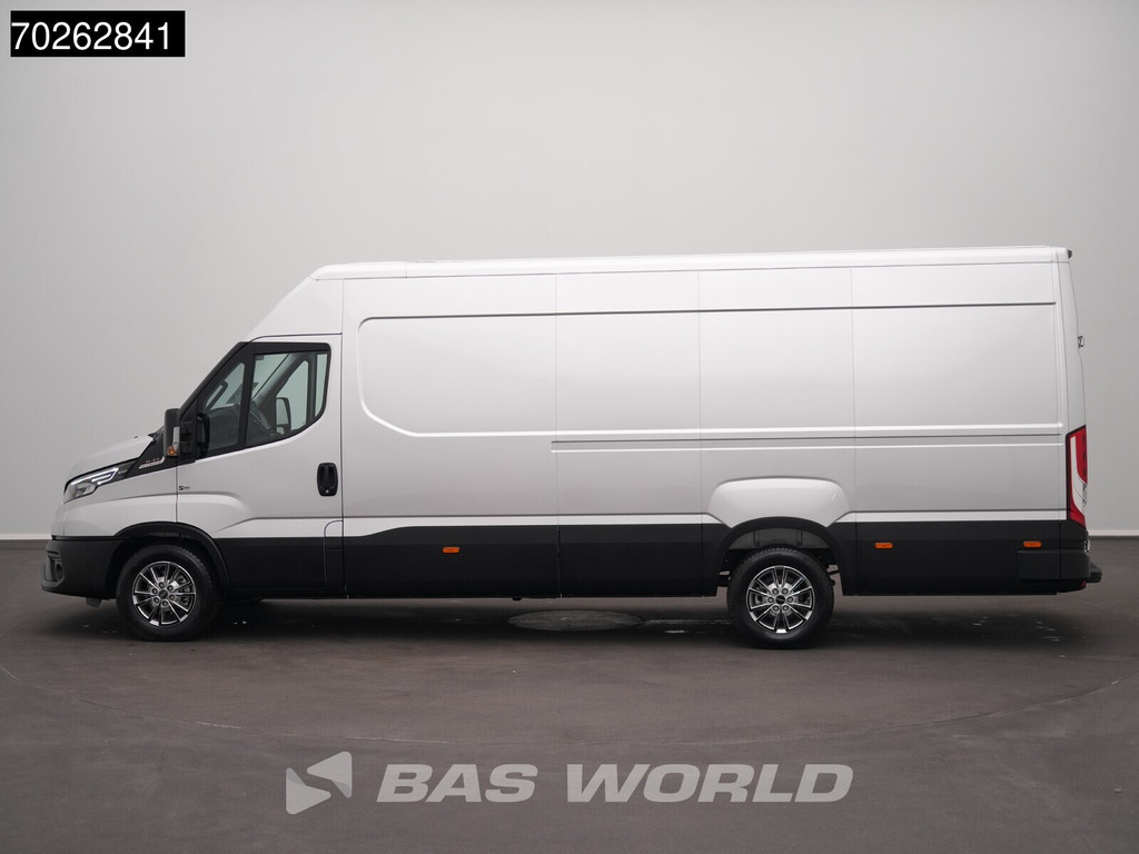 Iveco Daily 35S21 BPM VRIJ! 3.0L Automaat 210PK L3H2 2025-Model 3,5t Trekvermogen ACC LED CarPlay Camera Parkeersensoren Velgen 16m3 Euro6 L4H2 16m3 Airco 17