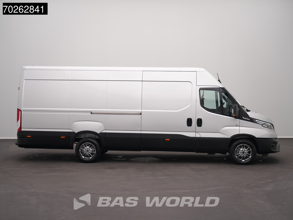 Iveco Daily 35S21 BPM VRIJ! 3.0L Automaat 210PK L3H2 2025-Model 3,5t Trekvermogen ACC LED CarPlay Camera Parkeersensoren Velgen 16m3 Euro6 L4H2 16m3 Airco 18