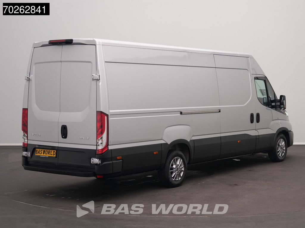 Iveco Daily 35S21 BPM VRIJ! 3.0L Automaat 210PK L3H2 2025-Model 3,5t Trekvermogen ACC LED CarPlay Camera Parkeersensoren Velgen 16m3 Euro6 L4H2 16m3 Airco 2
