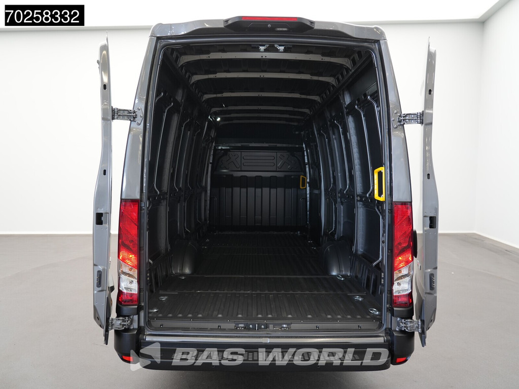 Iveco Daily 35S21 BPM VRIJ! 3.0L Automaat 210PK L3H2 2025-Model 3,5t Trekvermogen ACC LED CarPlay Camera Parkeersensoren Velgen 16m3 Euro6 L4H2 16m3 Airco 9