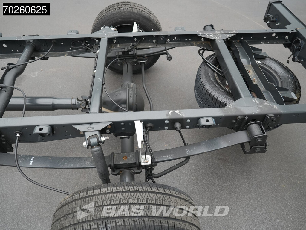Iveco Daily 35S21 BPM VRIJ! 3.0L Automaat BPM VRIJ Chassis Cabine 410WB 2025 model LED CarPlay ACC Airco Fahrgestell Airco 10