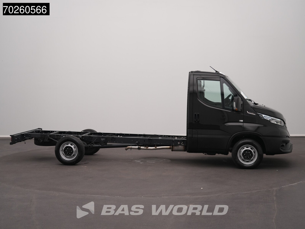 Iveco Daily 35S21 BPM VRIJ! 3.0L Automaat BPM VRIJ Chassis Cabine 410WB 2025 model LED CarPlay ACC Airco Fahrgestell Airco 8
