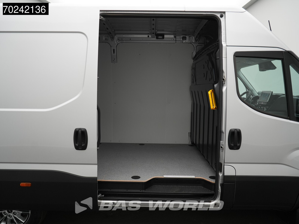 Iveco Daily 35S21 BPM VRIJ! 3.0L Automaat L2H2 210PK 2025-Model 3,5t Trekgewicht ACC LED Navi LM-Velgen Camera Euro6 L2 12m3 Airco 10