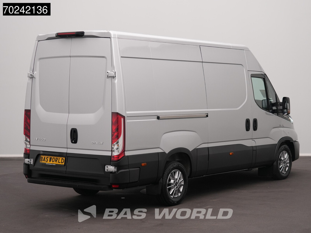 Iveco Daily 35S21 BPM VRIJ! 3.0L Automaat L2H2 210PK 2025-Model 3,5t Trekgewicht ACC LED Navi LM-Velgen Camera Euro6 L2 12m3 Airco 7