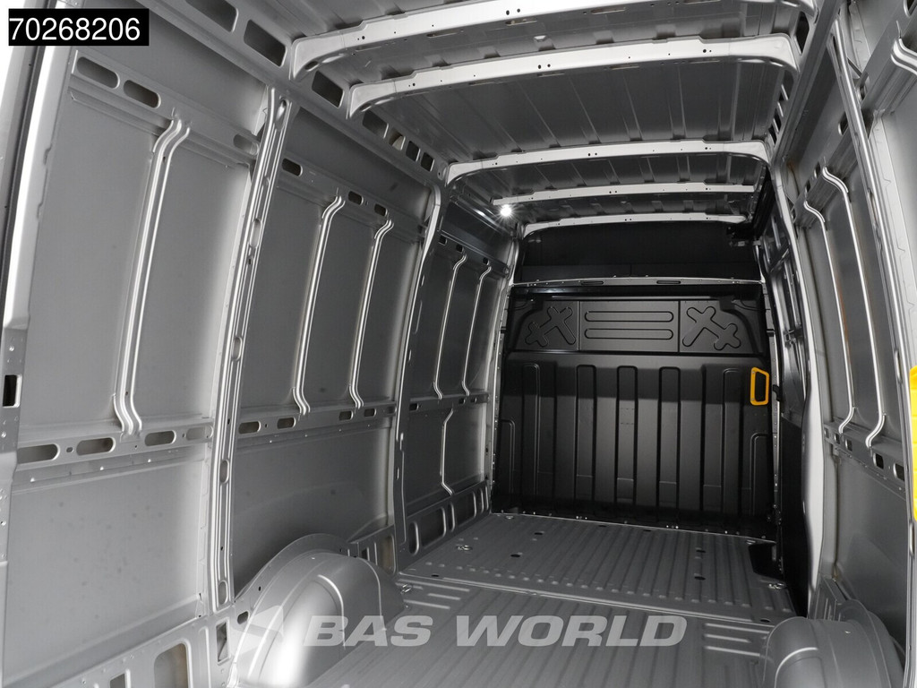 Iveco Daily 35S21 BPM VRIJ! 3.0L Automaat L2H2 Black Edition LED ACC Airco Camera 3,5t Trekgewicht Parkeersensoren L3 12m3 Airco 10