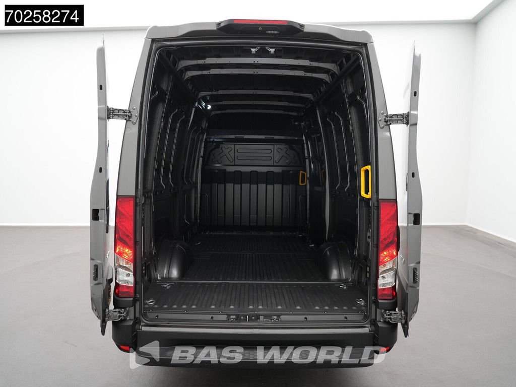 Iveco Daily 35S21 BPM VRIJ! 3.0L Black Edition Automaat 210PK L2H2 2025-Model 3,5t Trekvermogen ACC LED CarPlay Camera Parkeersensoren Euro6 L2 12m3 Airco 11