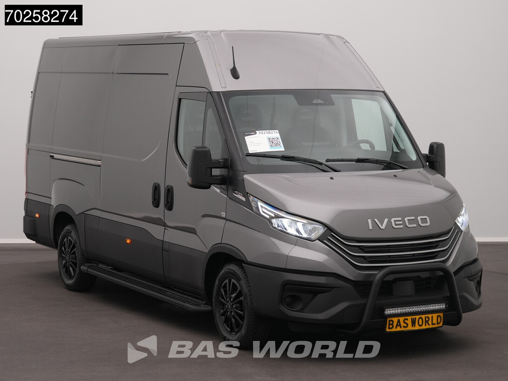 Iveco Daily 35S21 BPM VRIJ! 3.0L Black Edition Automaat 210PK L2H2 2025-Model 3,5t Trekvermogen ACC LED CarPlay Camera Parkeersensoren Euro6 L2 12m3 Airco 7