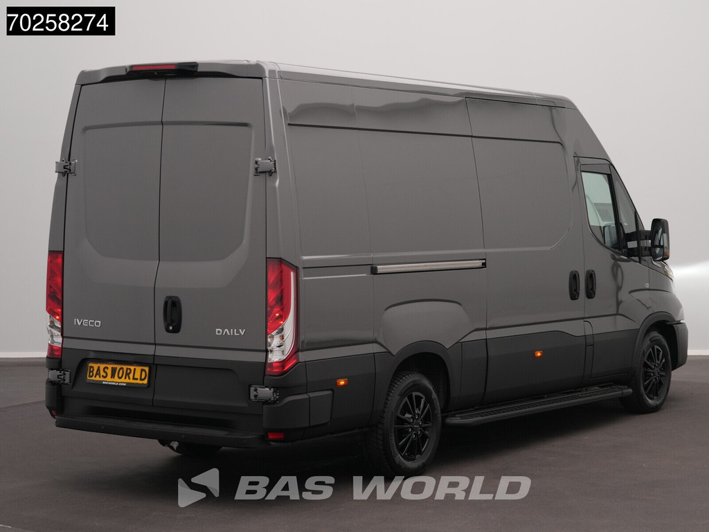 Iveco Daily 35S21 BPM VRIJ! 3.0L Black Edition Automaat 210PK L2H2 2025-Model 3,5t Trekvermogen ACC LED CarPlay Camera Parkeersensoren Euro6 L2 12m3 Airco 8