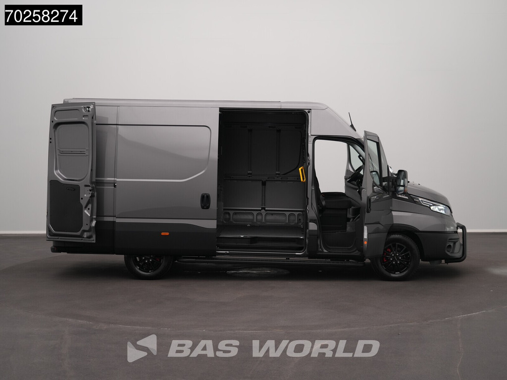 Iveco Daily 35S21 BPM VRIJ! 3.0L Black Edition Automaat 210PK L2H2 2025-Model 3,5t Trekvermogen ACC LED CarPlay Camera Parkeersensoren Euro6 L2 12m3 Airco 9