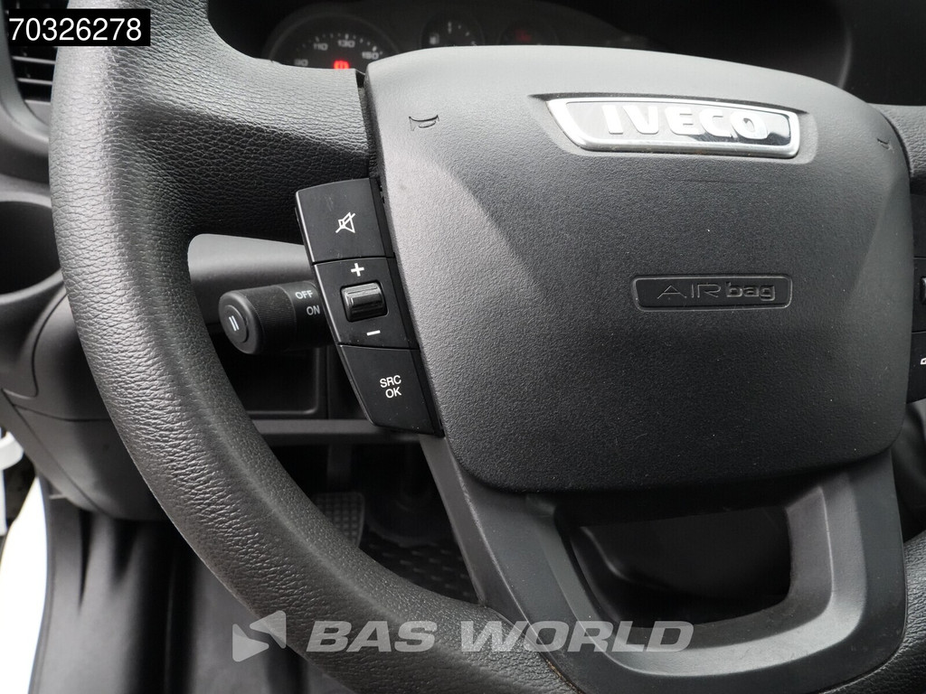 Iveco Daily 40C15 3.0L 1000KG XL Laadklep Dubbellucht 150PK Bakwagen Airco Cruise Lat om Lat Euro6 APK 05-2027 Meubelbak Koffer Airco Cruise control 18