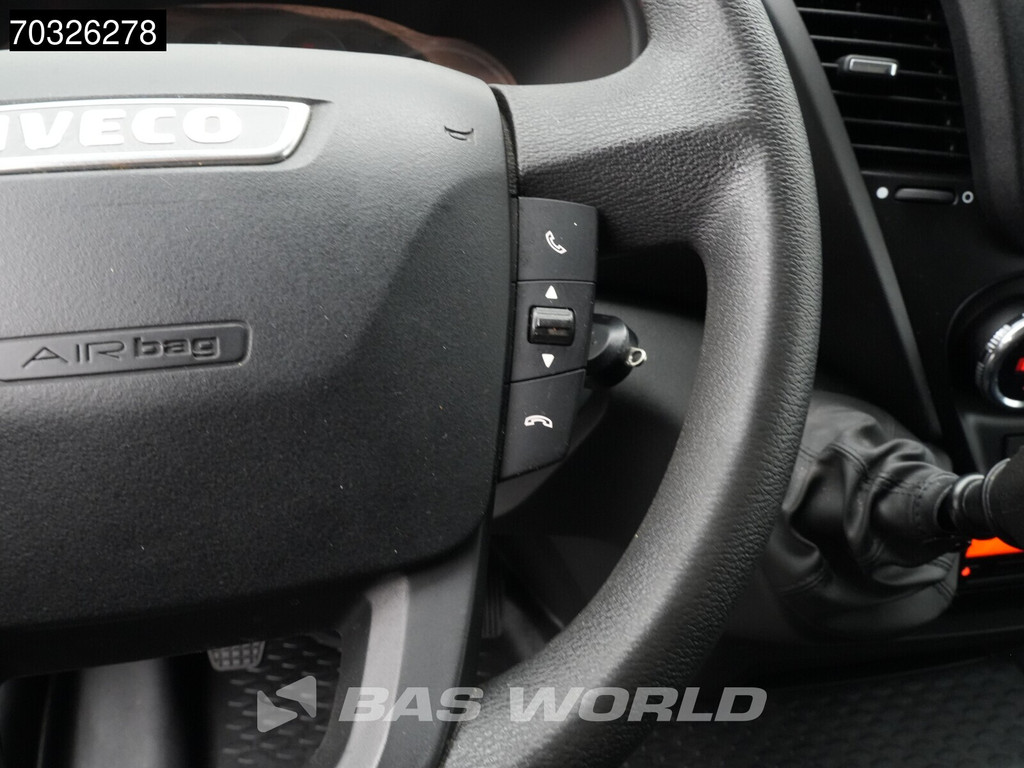 Iveco Daily 40C15 3.0L 1000KG XL Laadklep Dubbellucht 150PK Bakwagen Airco Cruise Lat om Lat Euro6 APK 05-2027 Meubelbak Koffer Airco Cruise control 19