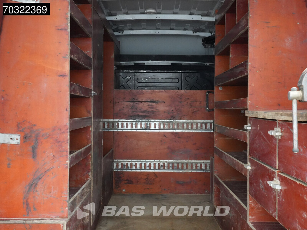 Iveco Daily 50C18 3.0L Automaat Dubbellucht L2H2 3,5t Trekhaak Airco Cruise Camera Werkplaatsinrichting Euro6 L2 Airco Trekhaak Cruise control 10