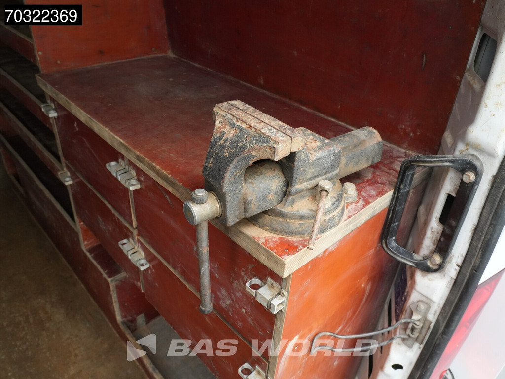 Iveco Daily 50C18 3.0L Automaat Dubbellucht L2H2 3,5t Trekhaak Airco Cruise Camera Werkplaatsinrichting Euro6 L2 Airco Trekhaak Cruise control 13