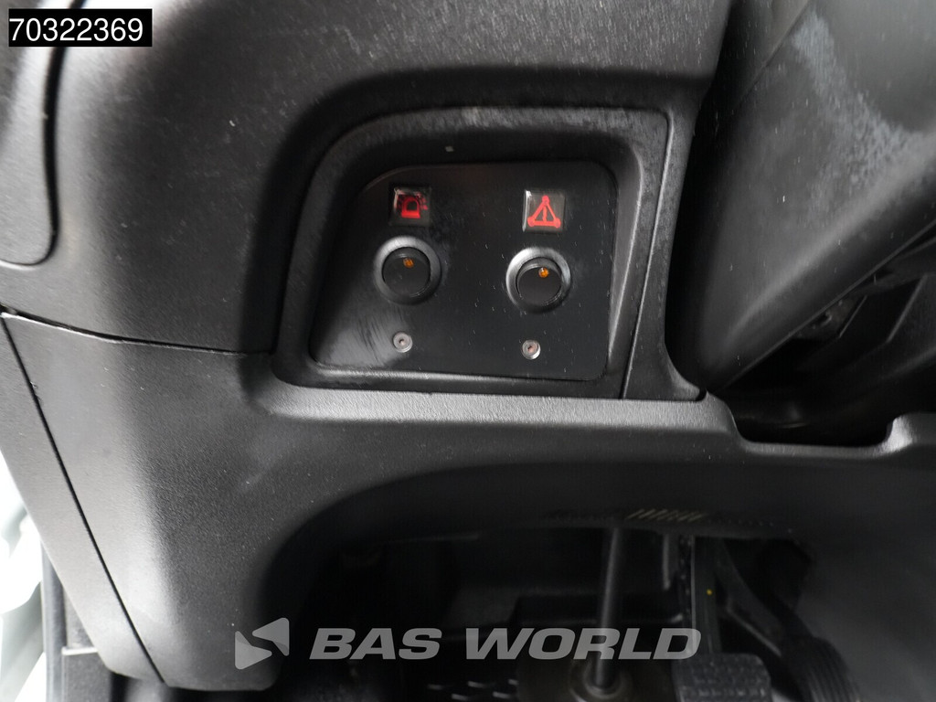 Iveco Daily 50C18 3.0L Automaat Dubbellucht L2H2 3,5t Trekhaak Airco Cruise Camera Werkplaatsinrichting Euro6 L2 Airco Trekhaak Cruise control 21